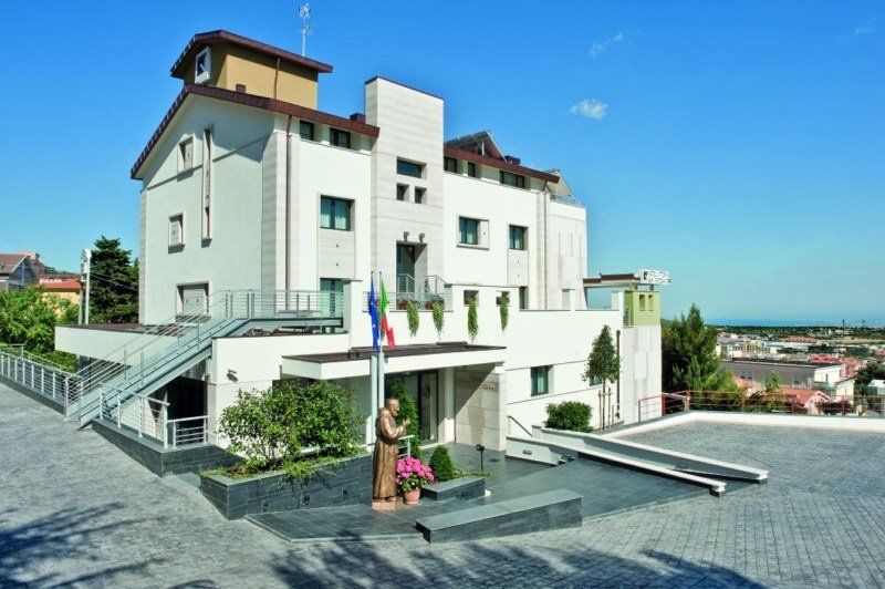 Hotel Vittoria 산 조반니 로톤도 외부 사진
